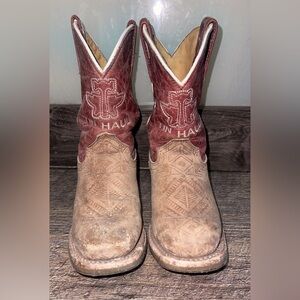 Kid's Tin Haul Free Spirit Native Bear
Sole Boot. Size 9.  Square toe.